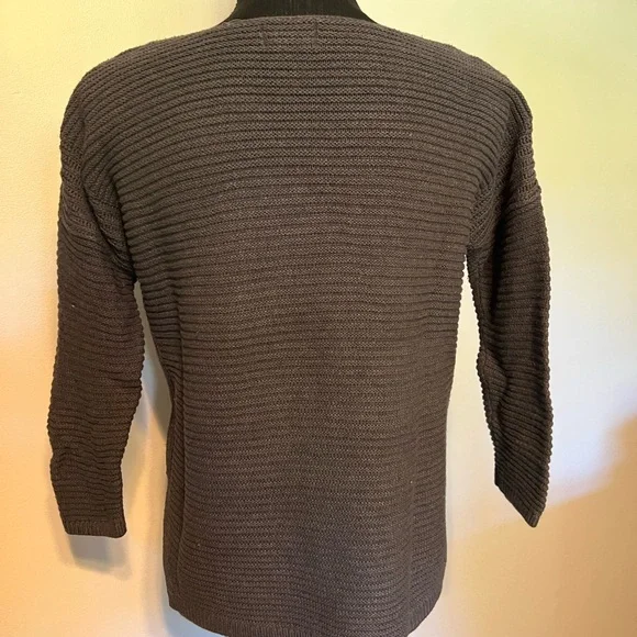 Old Navy Women's Charcoal/Gray Quarter Sleeve Sweater - Picture 2 of 3